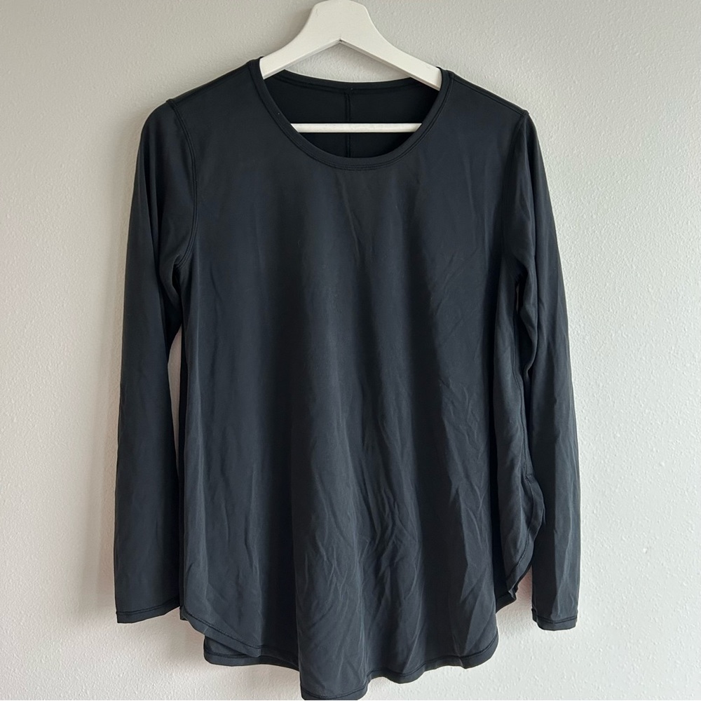 Classic Black Lululemon Long Sleeve - Size small